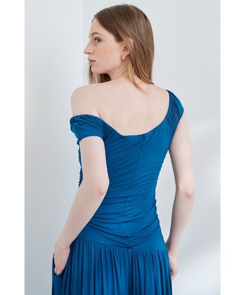 Estella.K（エステラケー）の「Gabin Dress オフショルドレープカットドレス（ワンピース・レディース・ブルー/ライトベージュ/ブラック・FREE）」の13枚目の写真