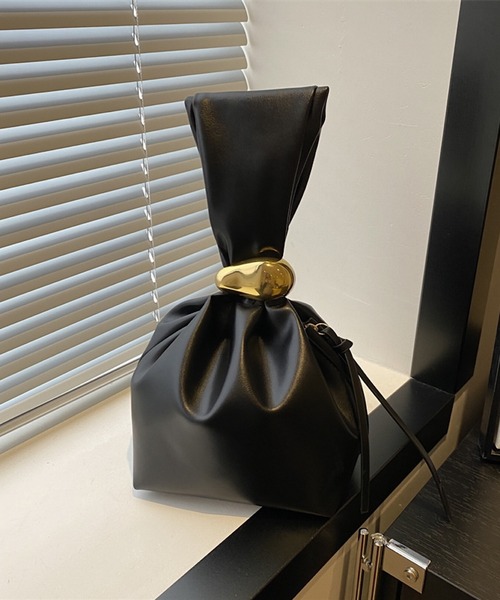 INASTUDIOS(イーナストゥディオス)の「ゴールドアクセント フェイクレザーハンドバッグ(ハンドバッグ・レディース・ブラック/ワインレッド/アイボリー/ブラウン・FREE)」の10枚目の写真
