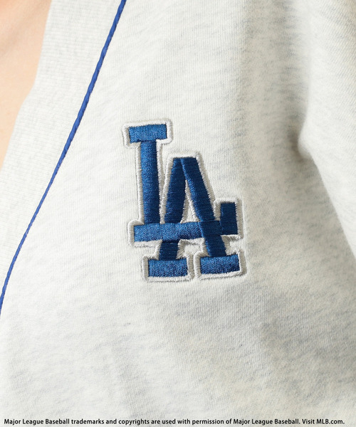 BACK TO THE FIELD（バック トゥー ザ フィールド）の「【MLB】刺しゅうロゴスウェットカーディガン（カーディガン/ボレロ・レディース・ライトグレー/オフホワイト/ブラック・FREE）」の22枚目の写真