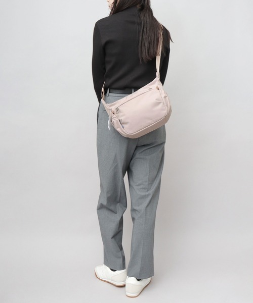 moz(モズ)の「軽量 撥水 ポリエステル ミニショルダーバッグ A5収納対応(ショルダーバッグ・レディース・ブラック/ブルー/オフホワイト・FREE)」の22枚目の写真