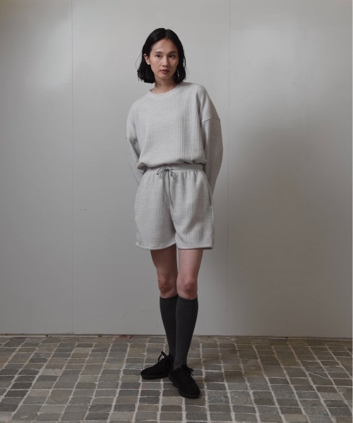 lawgy(ラウジー)の「rib rafu set up / リブラフセットアップ(セットアップ・レディース・ライトグレー/ブラック/ライトベージュ・FREE)」の5枚目の写真