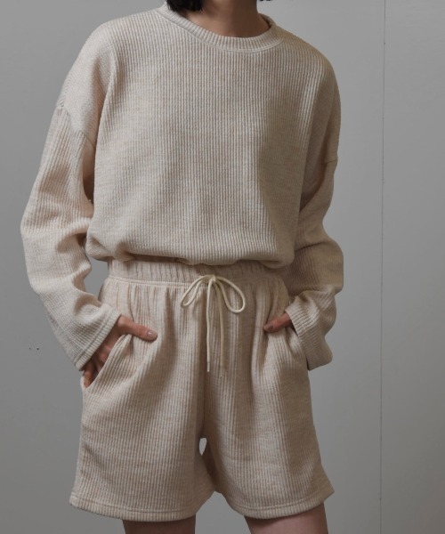 lawgy(ラウジー)の「rib rafu set up / リブラフセットアップ(セットアップ・レディース・ライトグレー/ブラック/ライトベージュ・FREE)」の7枚目の写真