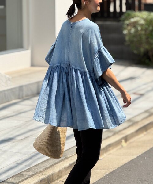 BEARDSLEY（ビアズリー）の「シフォンデニムギャザーシャツ
