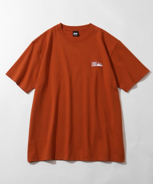 FIRST DOWN(ファーストダウン)の「【FIRST DOWN/ファーストダウン】LOGO S/S TEE/ ワンポイントロゴ 半袖Tシャツ(Tシャツ/カットソー・メンズ・ホワイト/ブラック/ヘザーグレー/グリーン/キャメル/ブルー・M/L/XL)」の6枚目の写真