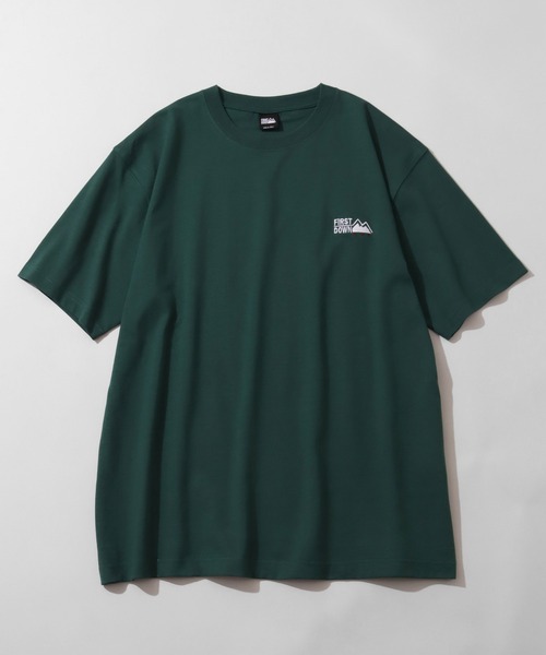 FIRST DOWN(ファーストダウン)の「【FIRST DOWN/ファーストダウン】LOGO S/S TEE/ ワンポイントロゴ 半袖Tシャツ(Tシャツ/カットソー・メンズ・ホワイト/ブラック/ヘザーグレー/グリーン/キャメル/ブルー・M/L/XL)」の4枚目の写真