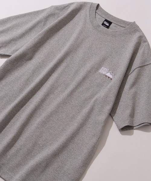 FIRST DOWN(ファーストダウン)の「【FIRST DOWN/ファーストダウン】LOGO S/S TEE/ ワンポイントロゴ 半袖Tシャツ(Tシャツ/カットソー・メンズ・ホワイト/ブラック/ヘザーグレー・M/L/XL)」の13枚目の写真