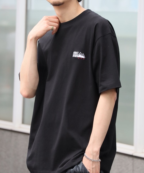 FIRST DOWN(ファーストダウン)の「【FIRST DOWN/ファーストダウン】LOGO S/S TEE/ ワンポイントロゴ 半袖Tシャツ(Tシャツ/カットソー・メンズ・ホワイト/ブラック/ヘザーグレー・M/L/XL)」の7枚目の写真