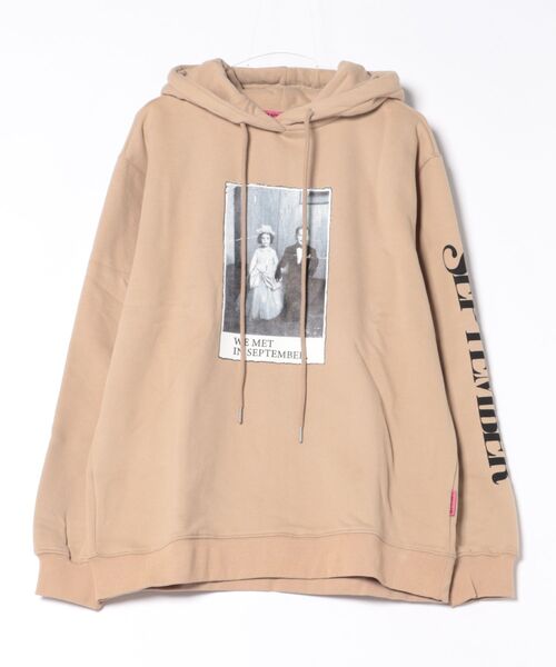 September(セプテンバー)の「/SEPTEMBER(セプテンバー)/photo hoodie(パーカー・レディース・ベージュ/ブラック/ホワイト・MEDIUM/SMALL)」の1枚目の写真