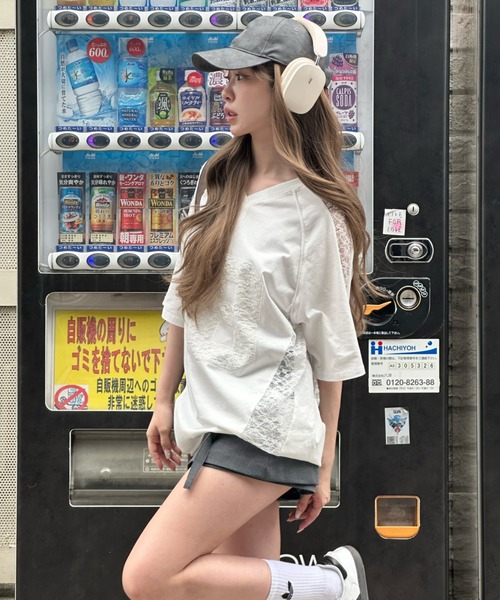 RAY CASSIN(レイカズン)の「レースナンバリングルーズTシャツ(Tシャツ/カットソー・レディース・レッド/ホワイト/ネイビー・FREE)」の2枚目の写真