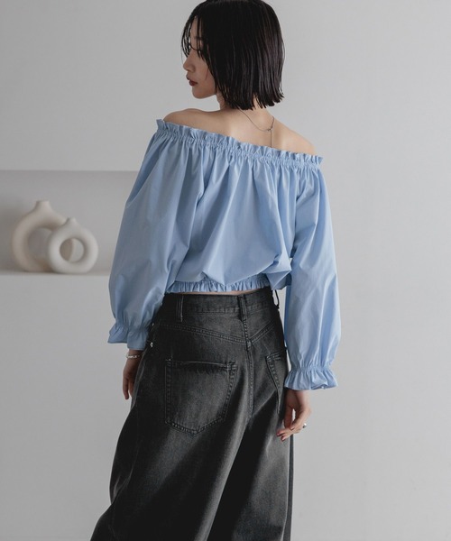 LOWRYS FARM(ローリーズファーム)の「シャーリングオフショルブラウス 326784(シャツ/ブラウス・レディース・アイボリー/ブラック/イエロー/ブルー・FREE)」の3枚目の写真