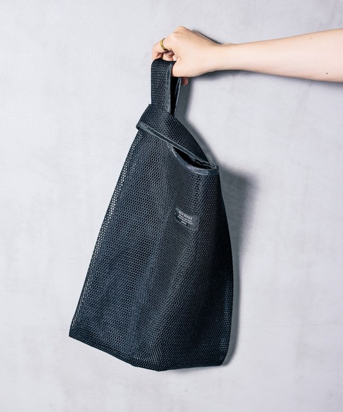 LAKOLE(ラコレ)の「メッシュマーケットバッグ / 284114(トートバッグ・レディース・イエロー/ブラック/グレー/ホワイト・FREE)」の1枚目の写真