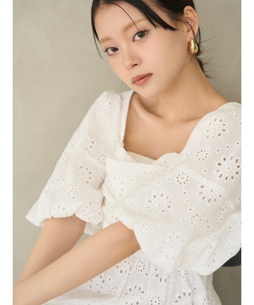 LILY BROWN（リリーブラウン）の「パフスリーブバルーンミニワンピース