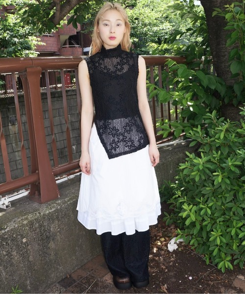 musubore(ムスボレ)の「flocky print waide pants / フロッキーフラワーパンツ(その他パンツ・レディース・ブラック・0/1)」の4枚目の写真