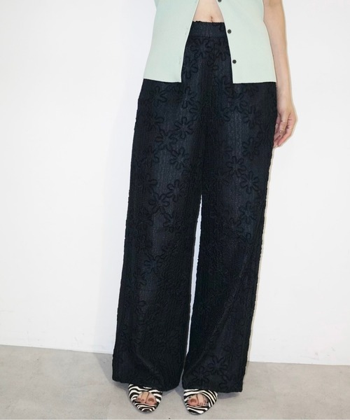 musubore(ムスボレ)の「flocky print waide pants / フロッキーフラワーパンツ(その他パンツ・レディース・ブラック・0/1)」の13枚目の写真