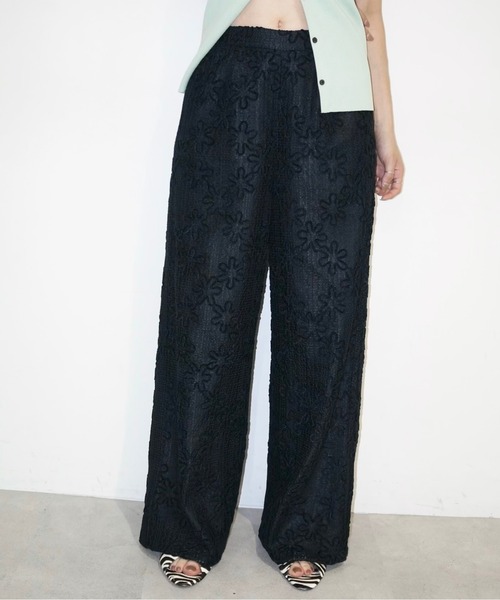 musubore(ムスボレ)の「flocky print waide pants / フロッキーフラワーパンツ(その他パンツ・レディース・ブラック・0/1)」の9枚目の写真