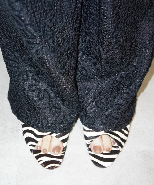 musubore(ムスボレ)の「flocky print waide pants / フロッキーフラワーパンツ(その他パンツ・レディース・ブラック・0/1)」の18枚目の写真