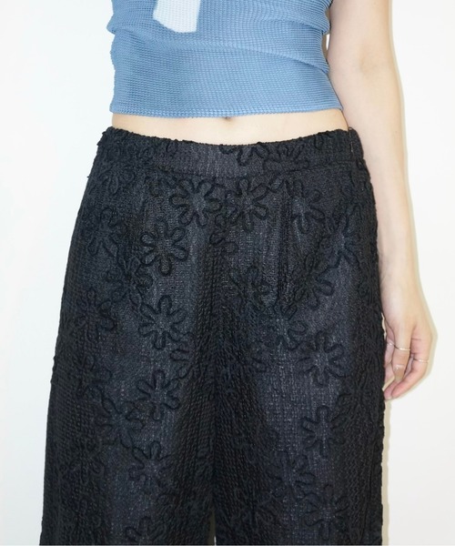 musubore(ムスボレ)の「flocky print waide pants / フロッキーフラワーパンツ(その他パンツ・レディース・ブラック・0/1)」の11枚目の写真