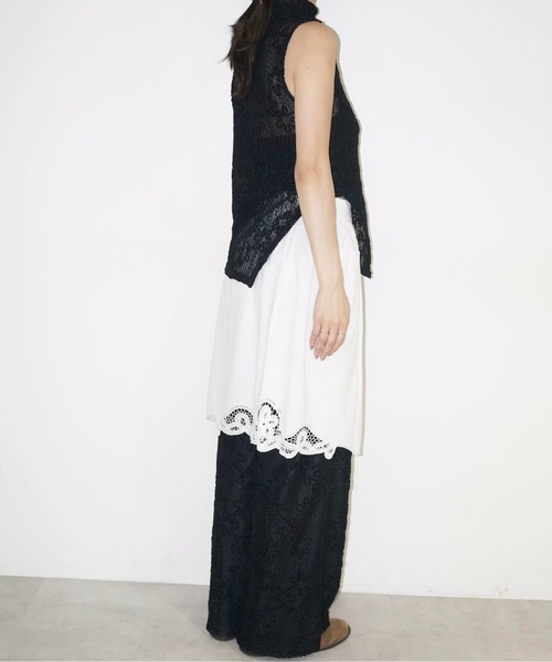 musubore(ムスボレ)の「flocky print waide pants / フロッキーフラワーパンツ(その他パンツ・レディース・ブラック・0/1)」の2枚目の写真