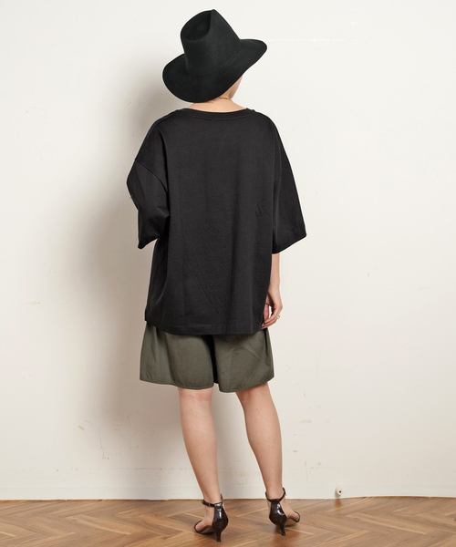 AP STUDIO(エーピーストゥディオ)の「【TEURN STUDIOS/ターンスタジオ】Oversized cotton t-shirt(Tシャツ/カットソー・レディース・ブラック/ホワイト・FREE)」の12枚目の写真