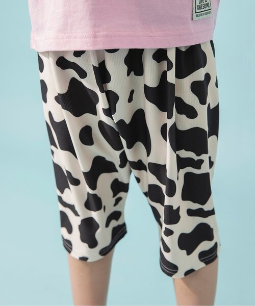 BREEZE(ブリーズ)の「【着心地さらっと】総柄サマーパンツ7分丈_サマーエール(その他パンツ・キッズ・ブルー/クリーム/オフホワイト/ブラック/エメラルド/グリーン/ピンク/ベージュ/ライトインディゴブルー/ミント/ネイビー・100/80/90/110/120/130)」の2枚目の写真