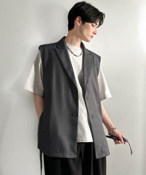 Classical Origin(クラシカルオリジン)の「【Classical Origin】「日常をアップデート。」ピークドラペル仕様エレガントセミロングベスト/Peak Lapel Elegant Semi-Long Vest(ベスト・メンズ・ブラック/チャコールグレー・SMALL/LARGE/MEDIUM)」の3枚目の写真