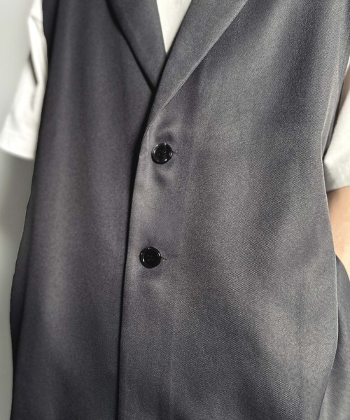 Classical Origin(クラシカルオリジン)の「【Classical Origin】「日常をアップデート。」ピークドラペル仕様エレガントセミロングベスト/Peak Lapel Elegant Semi-Long Vest(ベスト・メンズ・ブラック/チャコールグレー・SMALL/LARGE/MEDIUM)」の4枚目の写真