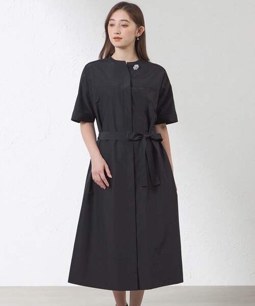 amaca（アマカ）の「バンドカラーシャツワンピース（ワンピース・レディース・ベージュ/ダークネイビー・38）」の2枚目の写真