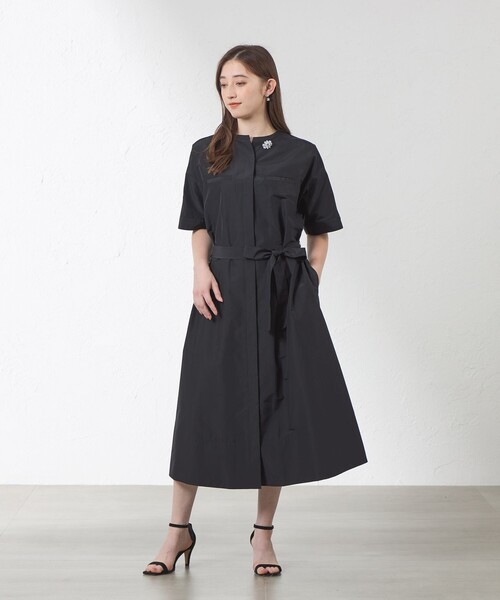 amaca（アマカ）の「バンドカラーシャツワンピース（ワンピース・レディース・ベージュ/ダークネイビー・38）」の8枚目の写真