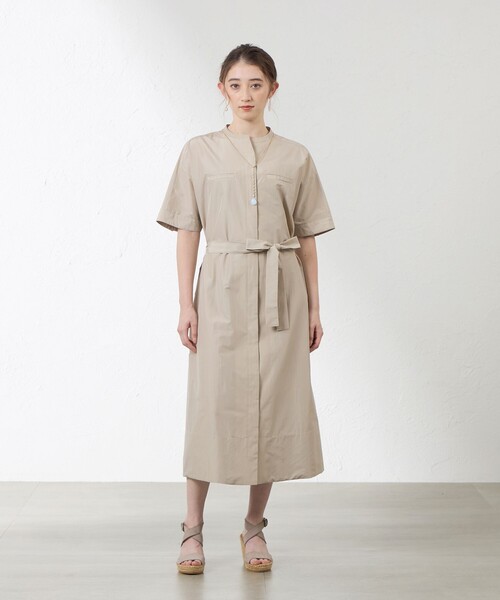 amaca（アマカ）の「バンドカラーシャツワンピース（ワンピース・レディース・ベージュ/ダークネイビー・38）」の7枚目の写真