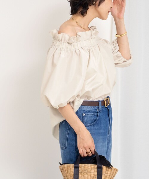 NOLLEY’S Sophi（ノーリーズソフィ）の「タフタオフショル2WAYブラウス（シャツ/ブラウス・レディース・ブラック/サックスブルー/グレイッシュベージュ・38）」の18枚目の写真