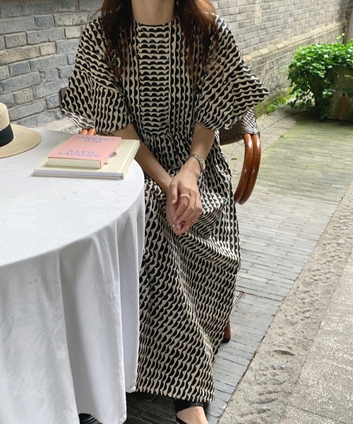 FAVORITO(ファヴォリート)の「チェック柄クルーネックワンピース(ワンピース・レディース・ブラック/ブルー・F)」の13枚目の写真