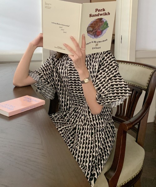 FAVORITO(ファヴォリート)の「チェック柄クルーネックワンピース(ワンピース・レディース・ブラック/ブルー・F)」の16枚目の写真