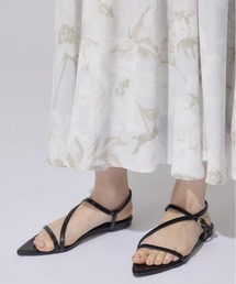 ポインテッドトゥローヒールサンダル