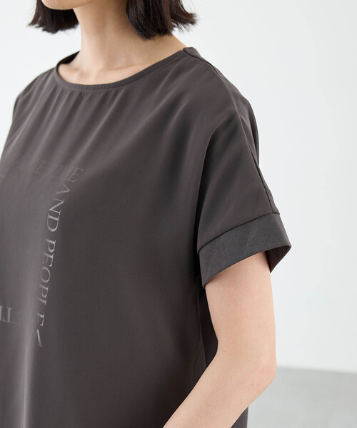 A/C DESIGN BY ALPHA CUBIC(エーシーデザインバイアルファキュービック)の「【接触冷感・UVカット】シアーレイヤードロゴTシャツ(Tシャツ/カットソー・レディース・チャコールグレー/オフホワイト/ブラック・M/L/LL/3L)」の18枚目の写真