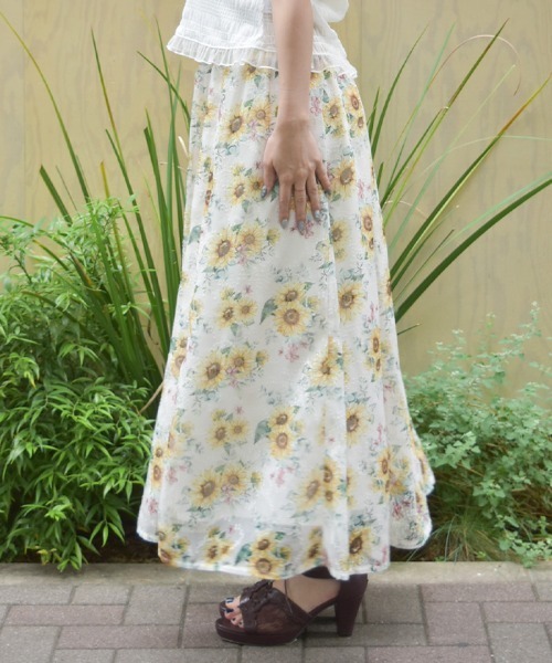 axes femme（アクシーズファム）の「ひまわり柄ロングスカート