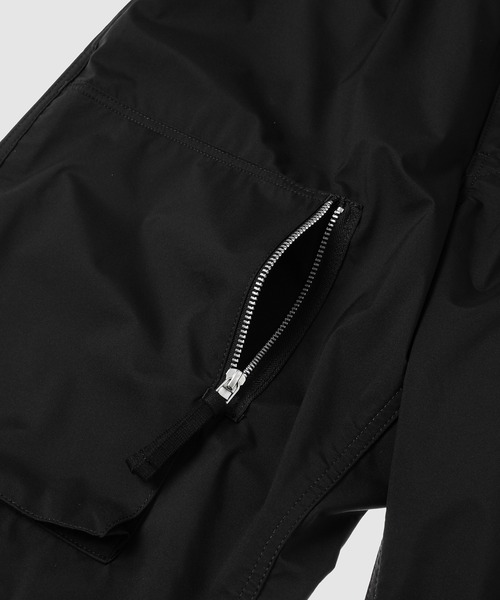 COMME des GARCONS HOMME（コム デ ギャルソン・オム）の「NYLON TAFFETA PARACHUTE PANTS（その他パンツ・メンズ・カーキ/ブラック・L/M/S/XS）」の6枚目の写真