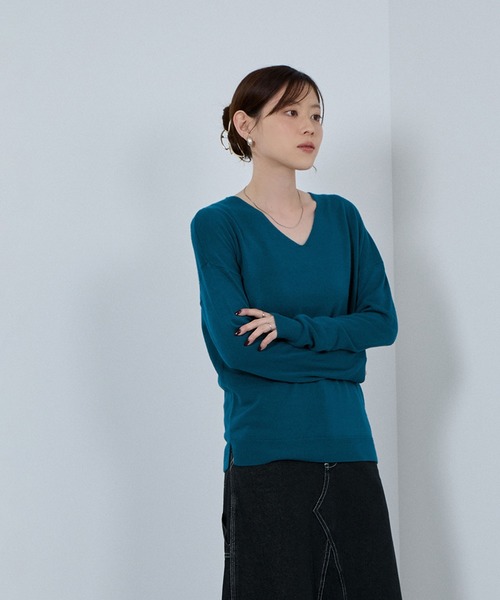 NAVY（ネイビー）の「nAvy カシミヤタッチVネックニット（ニット/セーター・レディース・イエロー/グリーン/オレンジ系/ブルーグリーン/ブラック・L/M）」の8枚目の写真