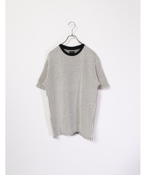 MMMM(エムエムエムエム)の「MMMM/イレギュラーワッフル ショートスリーブクルーネック(Tシャツ/カットソー・メンズ・ブラック/ブラック×グレー/ホワイト/ホワイト×ブラック・LARGE/X-LARGE/MEDIUM)」の3枚目の写真