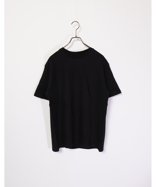 MMMM(エムエムエムエム)の「MMMM/イレギュラーワッフル ショートスリーブクルーネック(Tシャツ/カットソー・メンズ・ブラック/ブラック×グレー/ホワイト/ホワイト×ブラック・LARGE/X-LARGE/MEDIUM)」の1枚目の写真