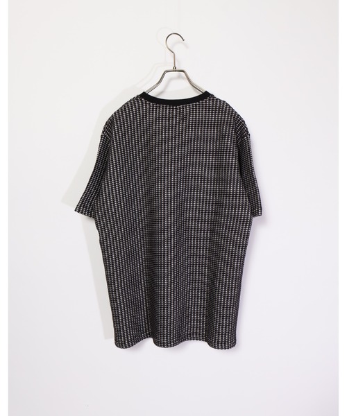 MMMM(エムエムエムエム)の「MMMM/イレギュラーワッフル ショートスリーブクルーネック(Tシャツ/カットソー・メンズ・ブラック/ブラック×グレー/ホワイト/ホワイト×ブラック・LARGE/X-LARGE/MEDIUM)」の15枚目の写真