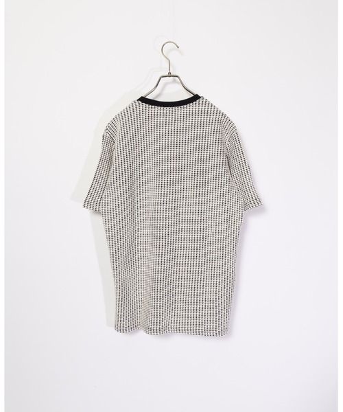 MMMM(エムエムエムエム)の「MMMM/イレギュラーワッフル ショートスリーブクルーネック(Tシャツ/カットソー・メンズ・ブラック/ブラック×グレー/ホワイト/ホワイト×ブラック・LARGE/X-LARGE/MEDIUM)」の13枚目の写真