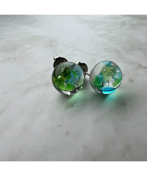 tone（トーン）の「【masamiyabi】海シリーズ『琉球』球体ピアス（中）(MA)（ピアス（両耳用）・レディース・グリーン/レッド・FREE）」の2枚目の写真