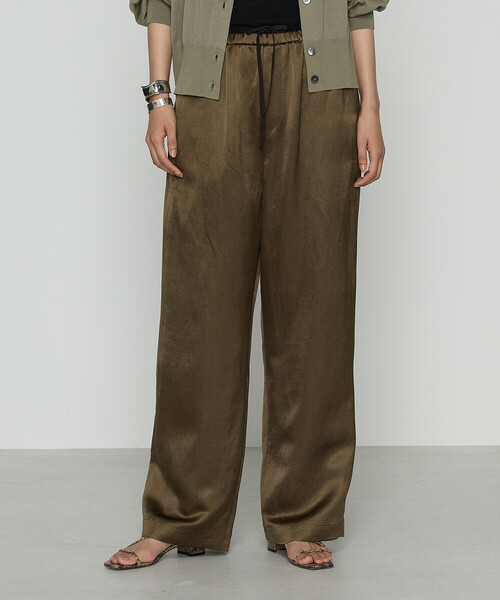COMME CA（コムサ）の「ブライトカルゼ ワイドパンツ（その他パンツ・レディース・ベージュ/カーキブラウン・FREE）」の8枚目の写真
