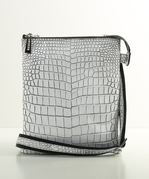 sankyo shokai（サンキョウショウカイ）の「クロコダイル 本革ショルダーバッグ（ショルダーバッグ・レディース・ホワイト×ブラック/ブラック×ホワイト/ブラック×ブルー/ブラック×シルバー/ブラック系/ブルー系/ブラック/オフホワイト・FREE）」の3枚目の写真