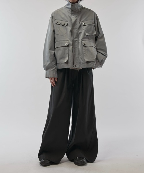 Lui's（ルイス）の「【Neucon/ニューコン】マルチポケットテックスタンドオーバーブルゾン（ブルゾン・メンズ・グレー/ブラック・2/1）」の7枚目の写真