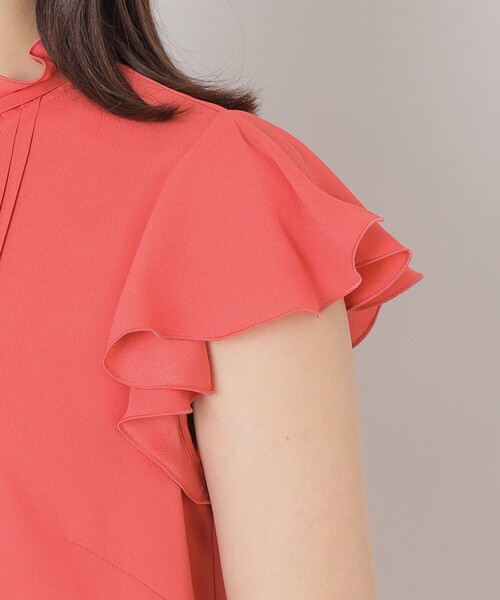 TO BE CHIC(トゥー ビー シック)の「ノースリーブ フリルブラウス(シャツ/ブラウス・レディース・レッド/ブラック/オフホワイト・40)」の6枚目の写真