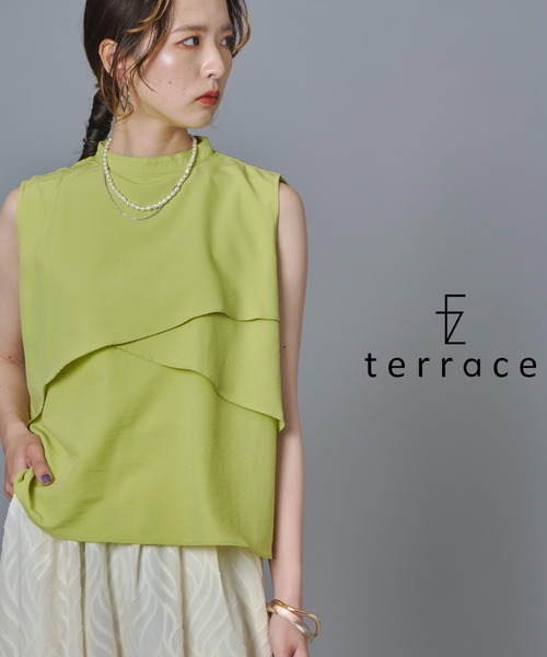 terrace(テラス)の「アシンメトリーティアードフレアノースリーブブラウス(シャツ/ブラウス・レディース・チャコールグレー/オフホワイト/ライム/ブラック・MEDIUM)」の2枚目の写真