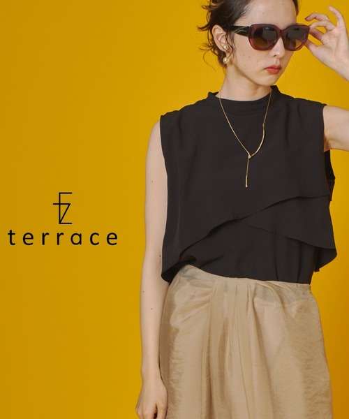 terrace(テラス)の「アシンメトリーティアードフレアノースリーブブラウス(シャツ/ブラウス・レディース・チャコールグレー/オフホワイト/ライム/ブラック・MEDIUM)」の3枚目の写真