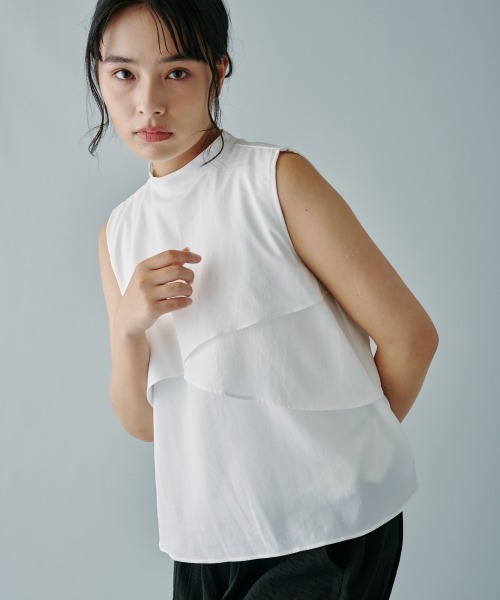 terrace(テラス)の「アシンメトリーティアードフレアノースリーブブラウス(シャツ/ブラウス・レディース・チャコールグレー/オフホワイト/ライム/ブラック・MEDIUM)」の6枚目の写真