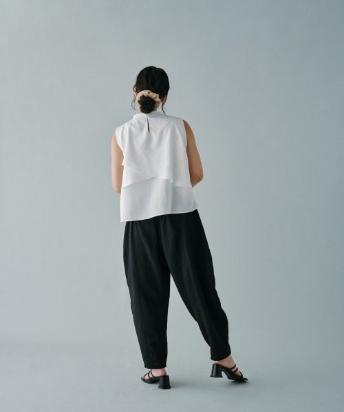 terrace(テラス)の「アシンメトリーティアードフレアノースリーブブラウス(シャツ/ブラウス・レディース・チャコールグレー/オフホワイト/ライム/ブラック・MEDIUM)」の15枚目の写真